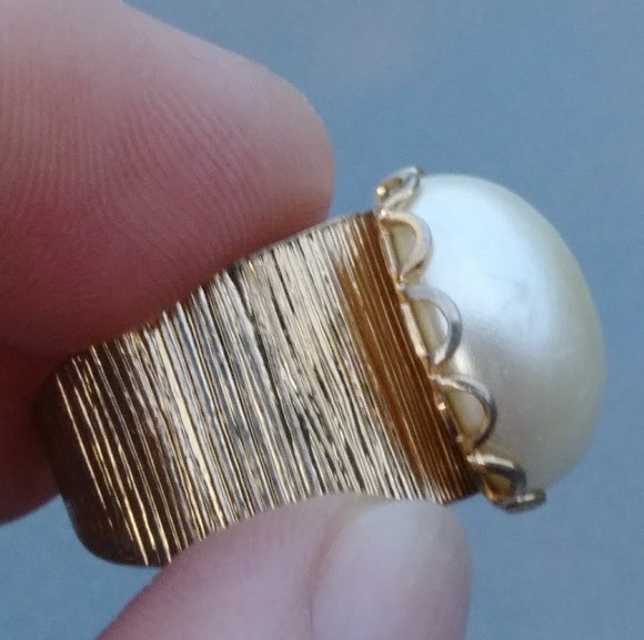🌟Emmons Large Pearl Ring🌟 - Picture 3 of 8